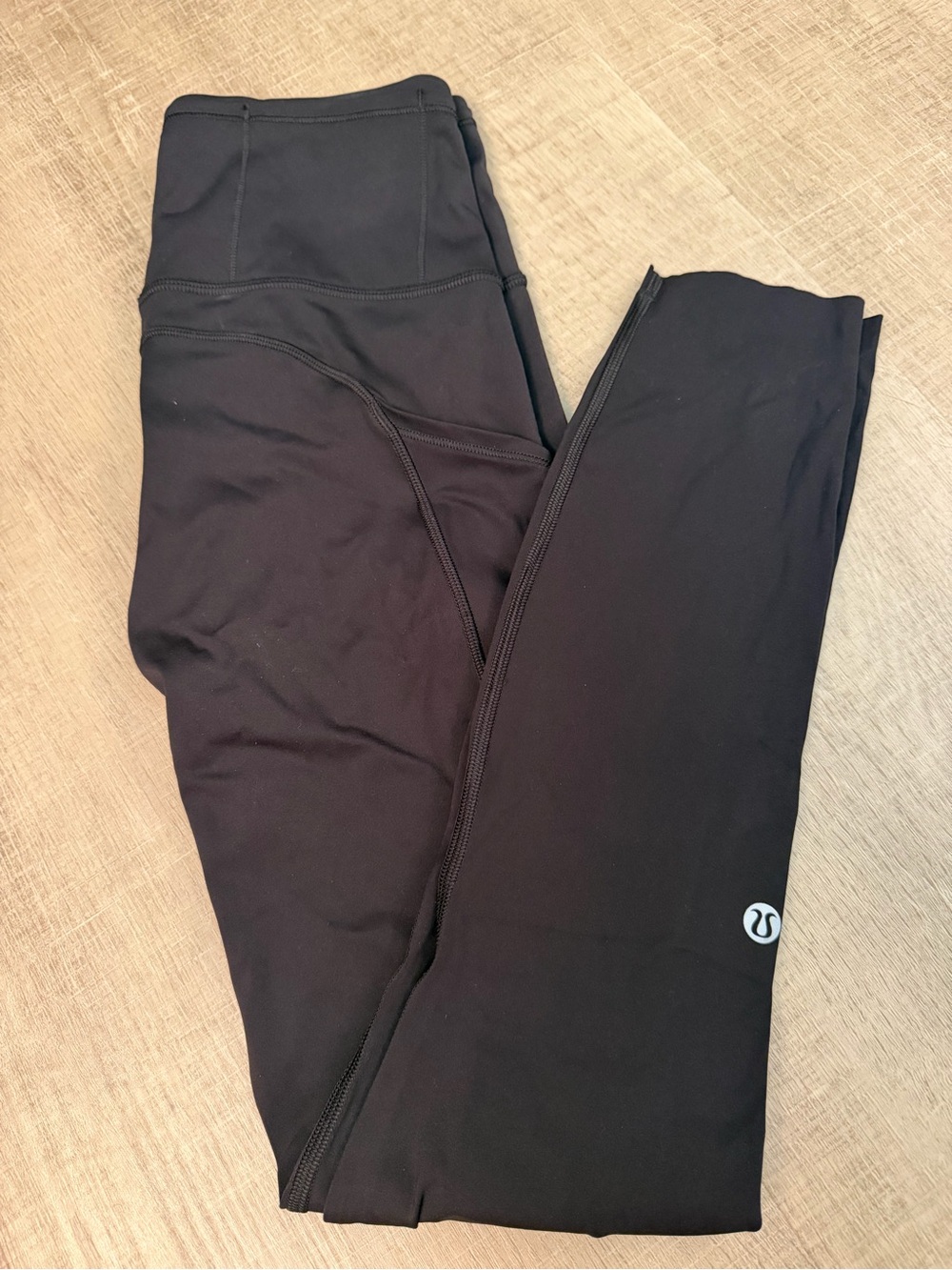 Lululemon tights size 4 - Picture 2 of 3